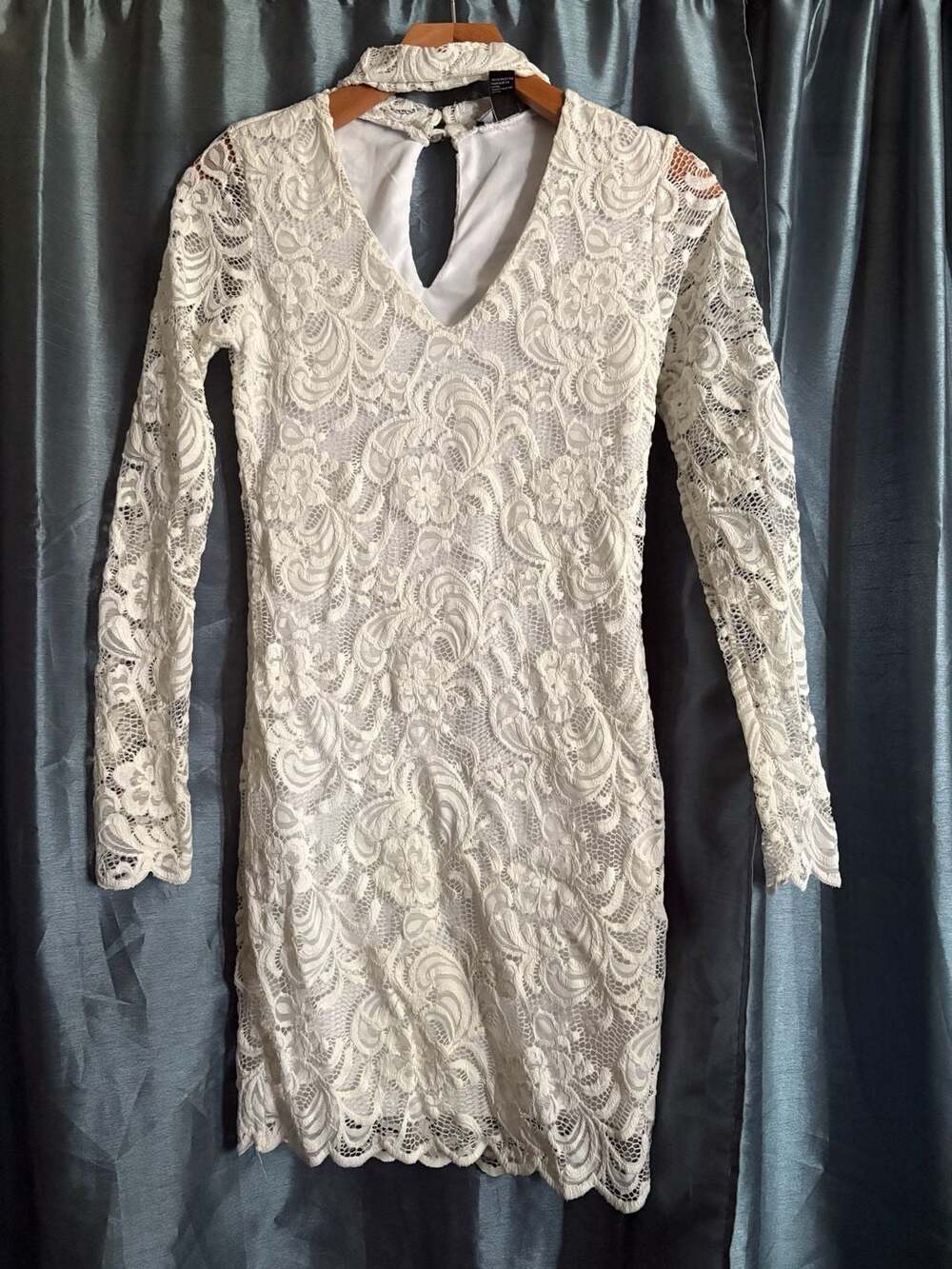 Forever 21 White Lace Long Sleeve Mock Neck Dress Size S